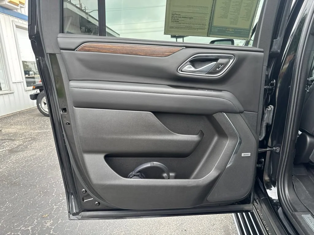 Used 2023 Black Chevrolet High Country image 19