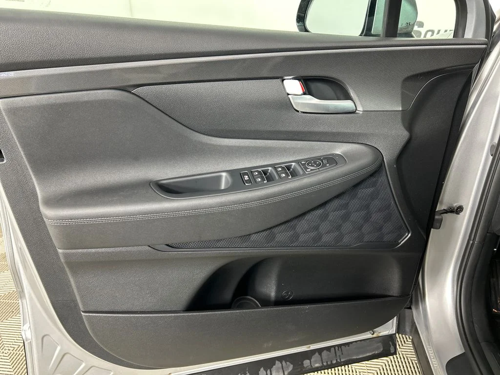 Used 2023 Silver Hyundai SEL image 11