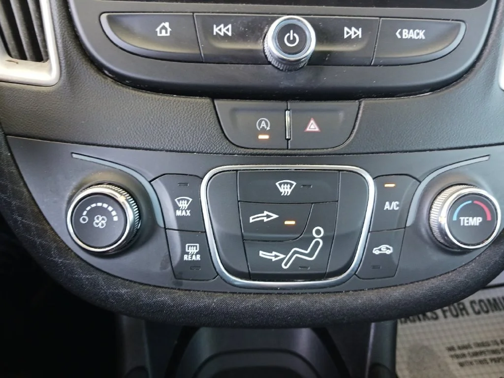 Used 2025 Mineral Gray Metallic Chevrolet LS image 22