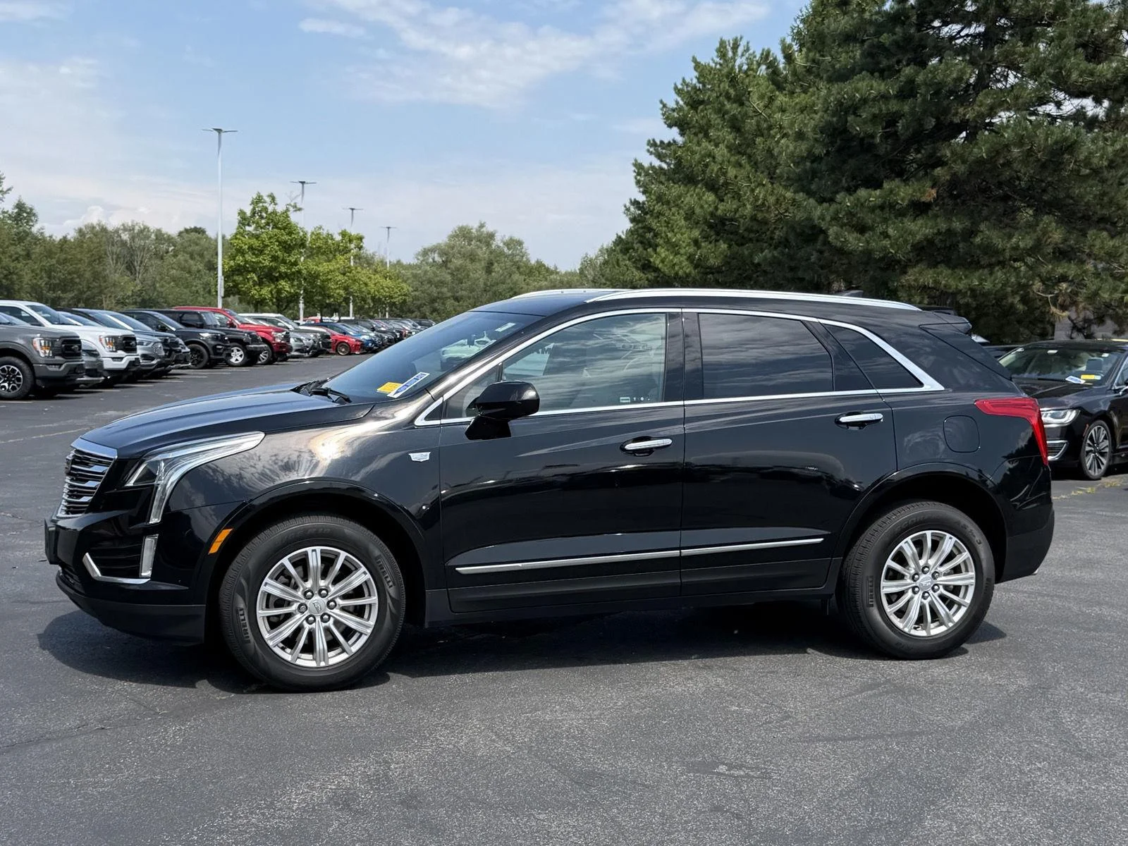 Used 2019 Stellar Black Metallic Cadillac FWD image 4