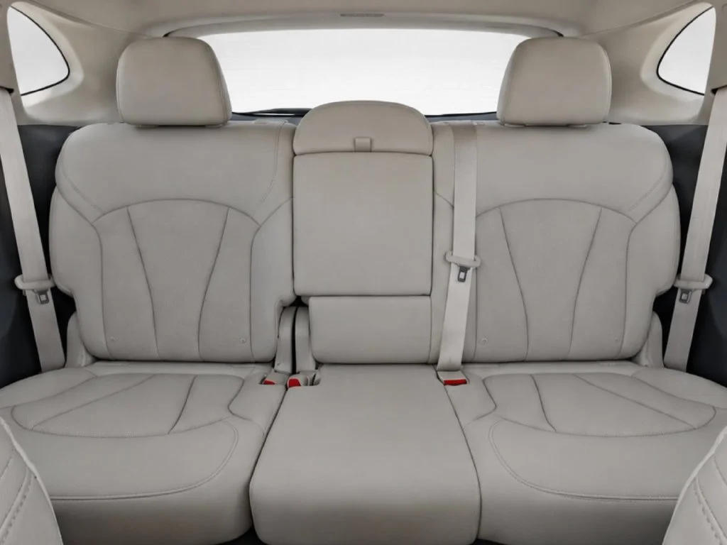 Used 2019 White Buick Essence image 34