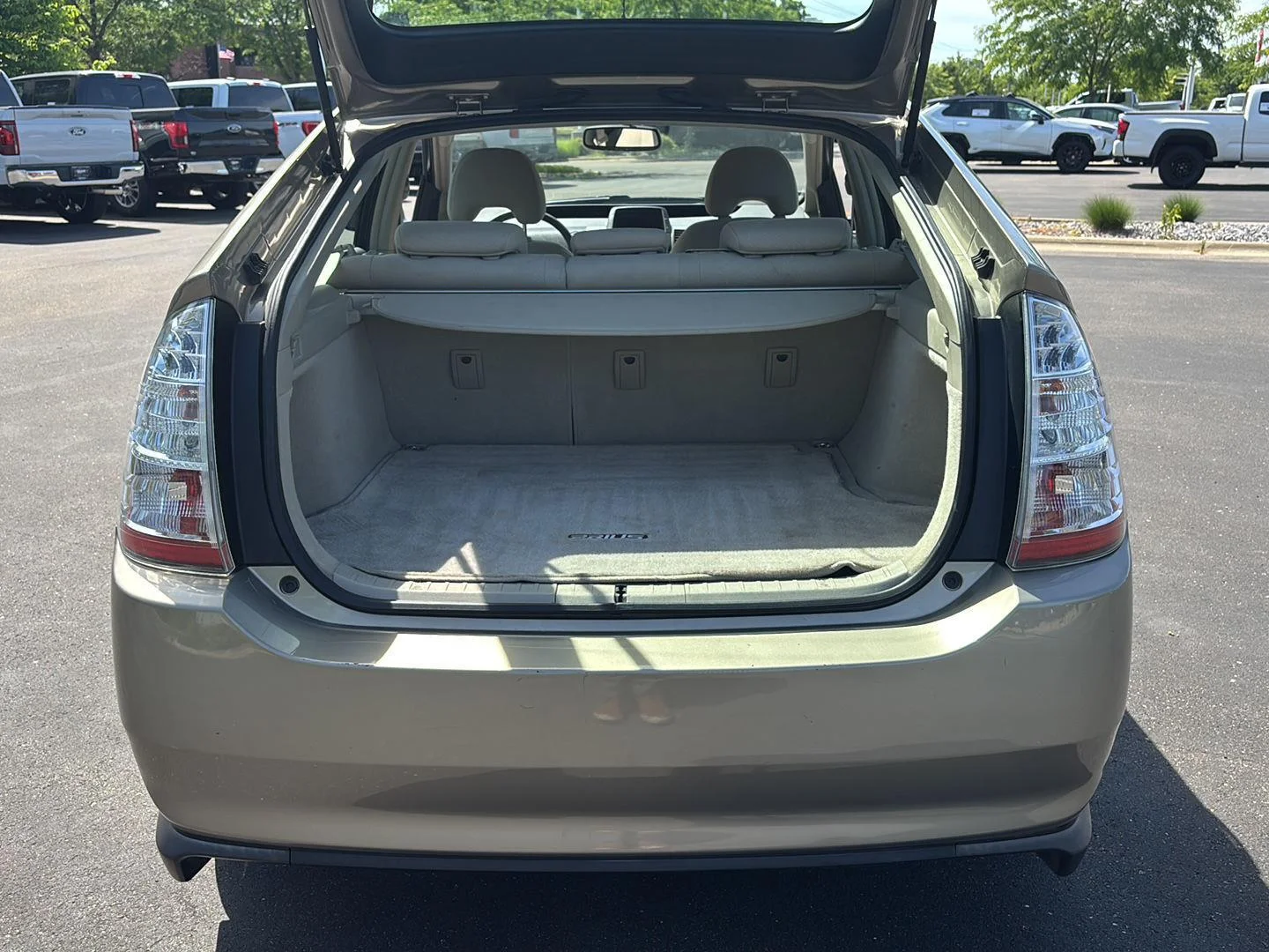 Used 2008 Driftwood Pearl Toyota Base image 18
