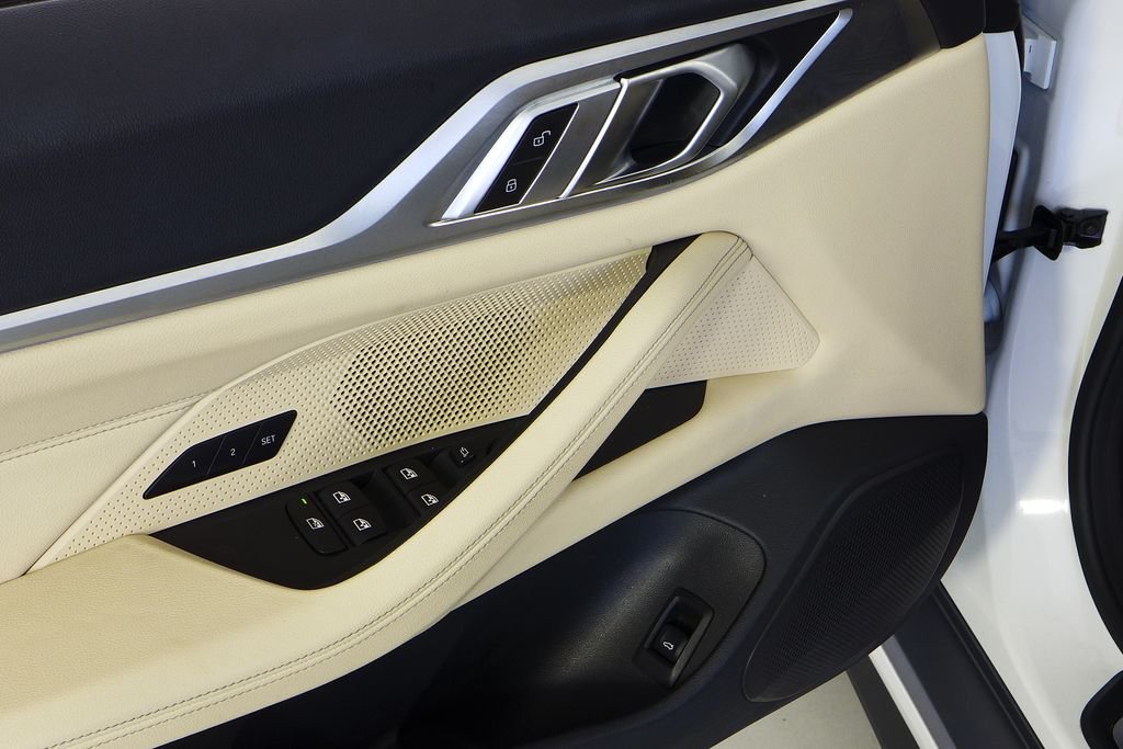 Used 2023 Alpine White BMW eDrive35 image 12