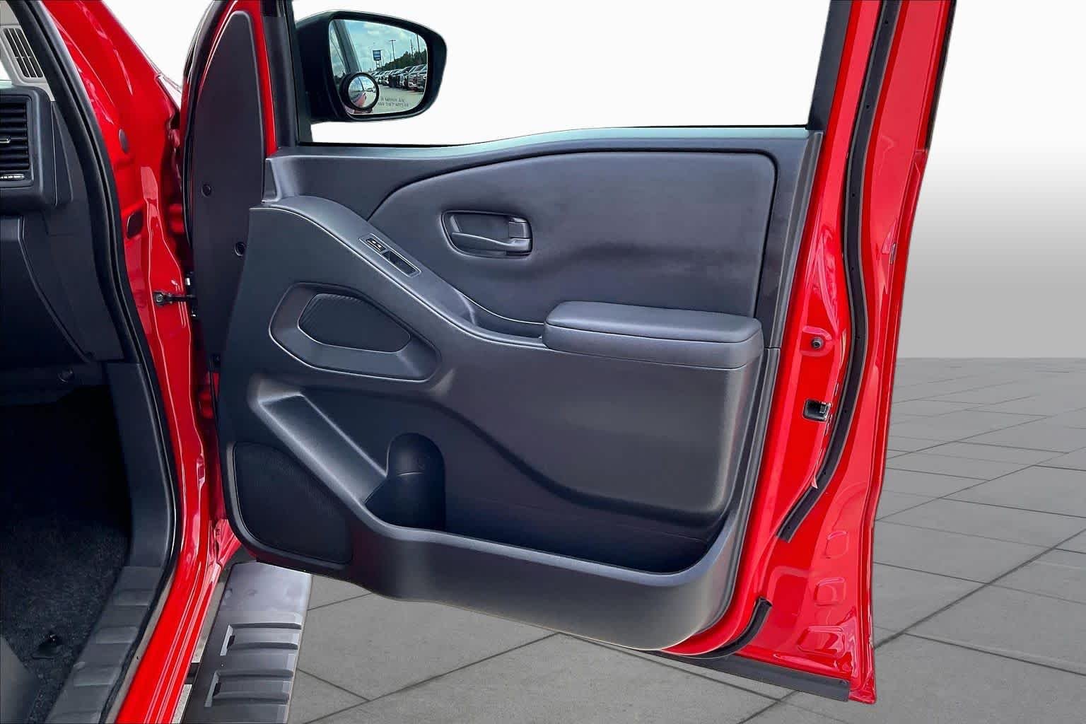 Used 2022 Red Alert Nissan S image 21