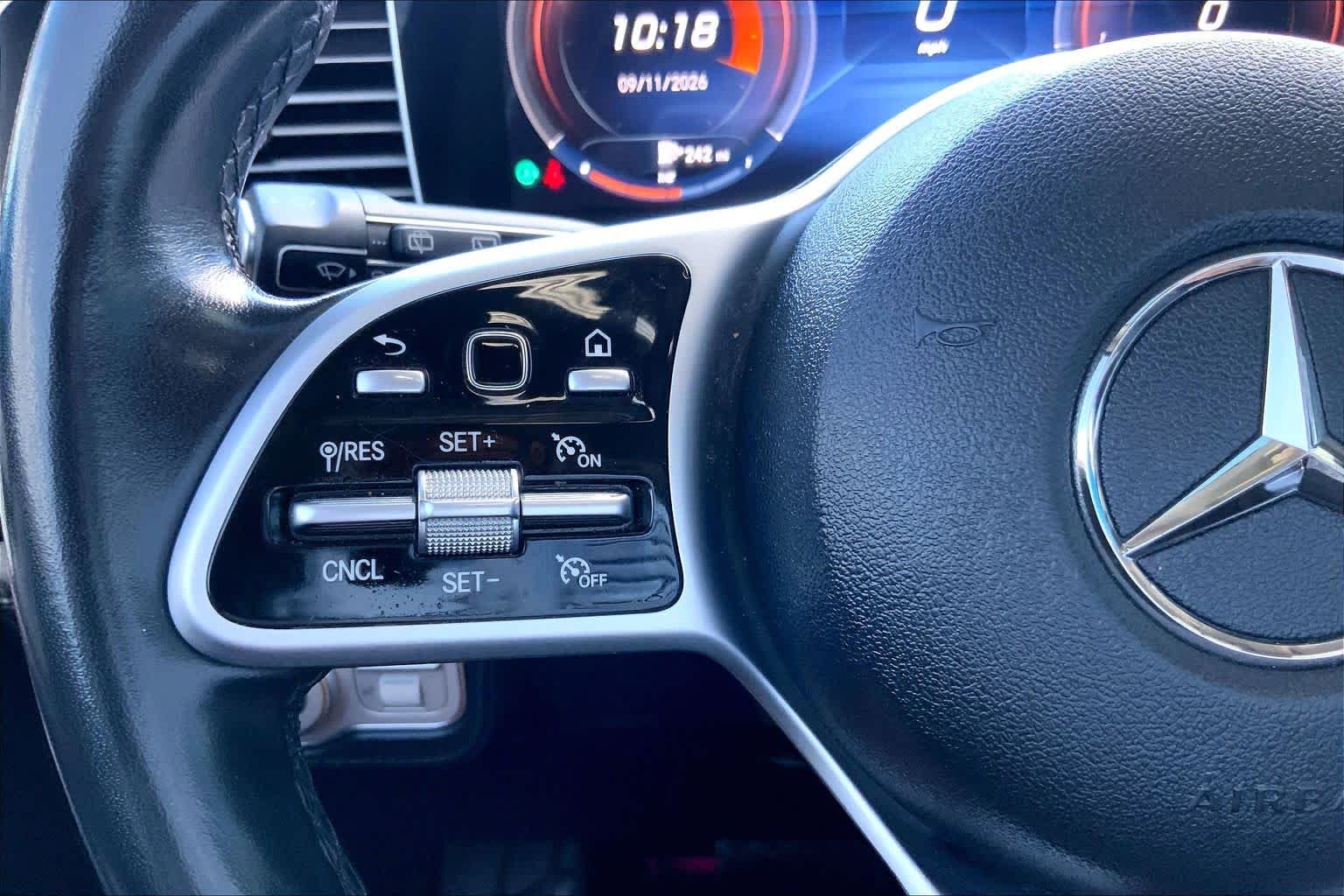 Used 2021 Polar White Mercedes-Benz GLE 450 image 24
