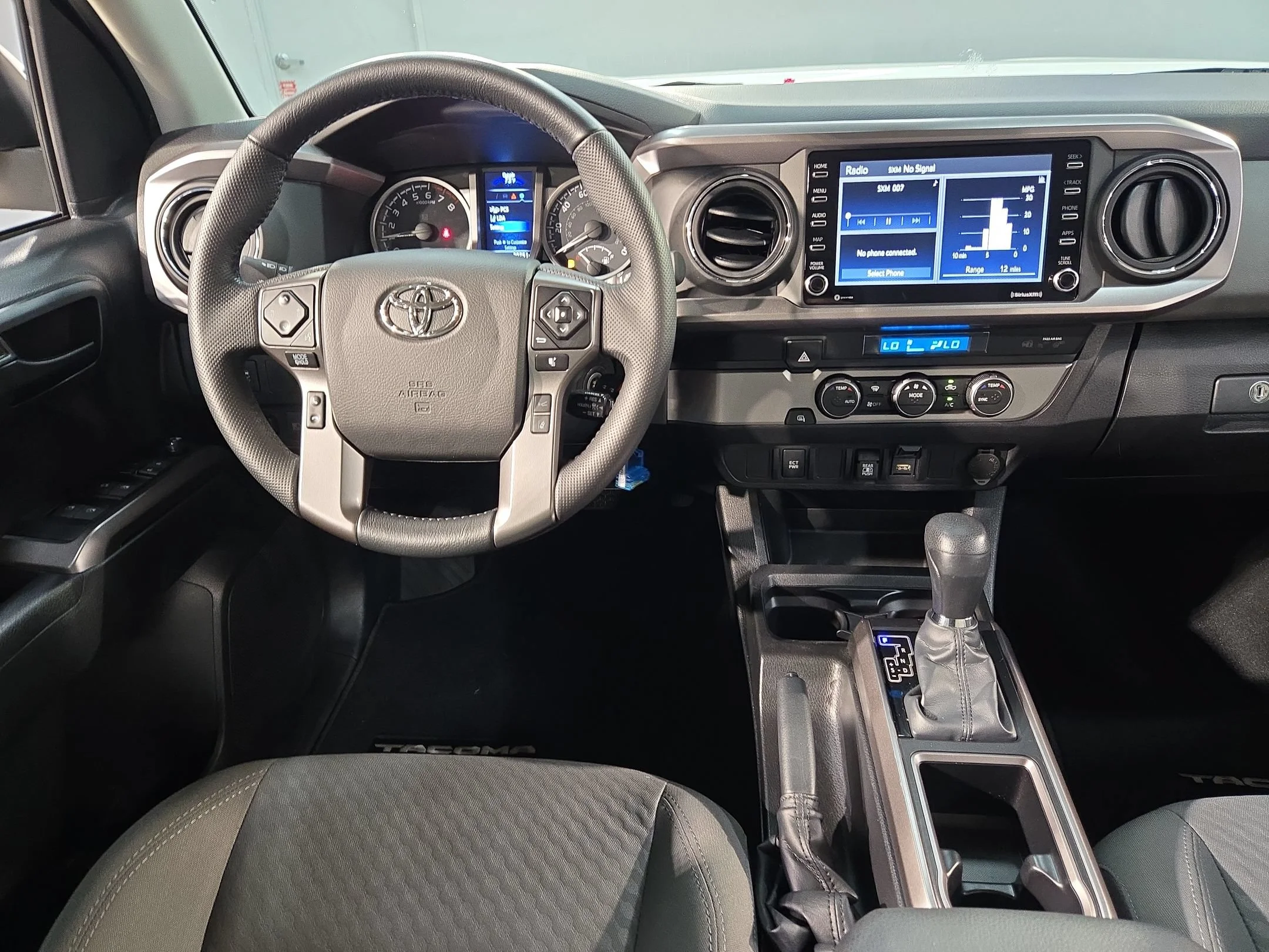 Used 2022 White Toyota SR5 image 9