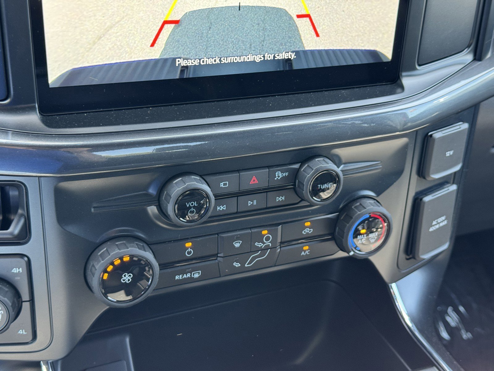 2025 Ford F-150 STX - Photo 17