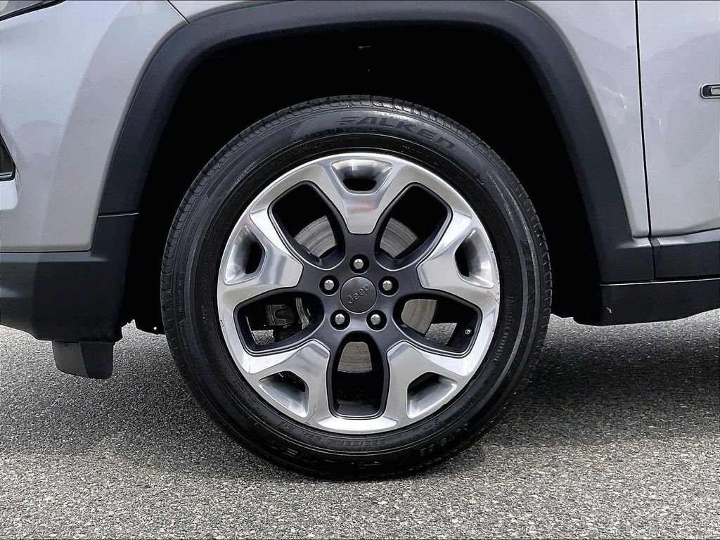 Used 2022 Silver Jeep Limited image 7