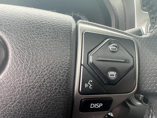 Certified Used 2018 Blizzard Pearl Toyota  image 15
