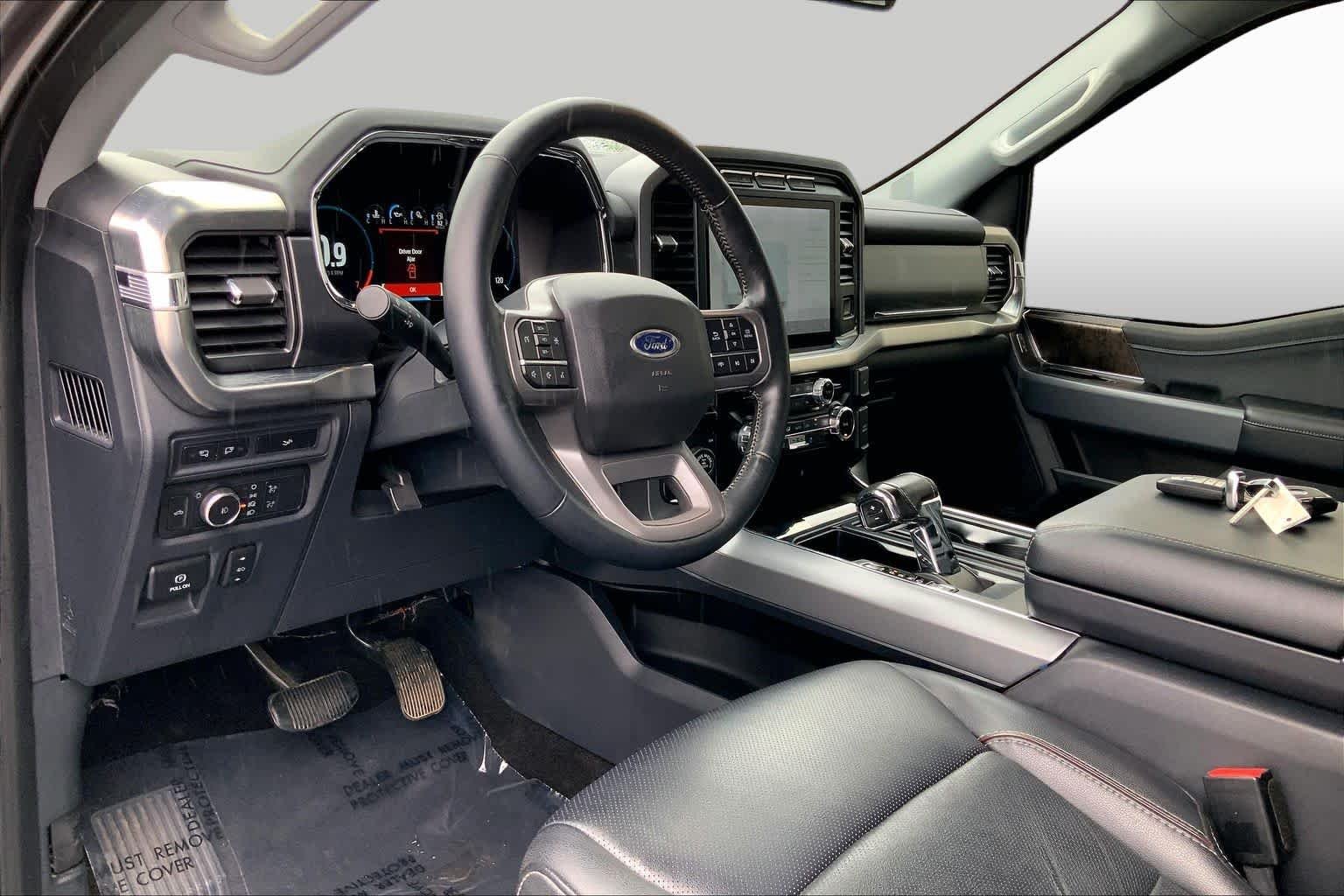 Used 2022 Light Blue Clearcoat Metallic Ford LARIAT image 17