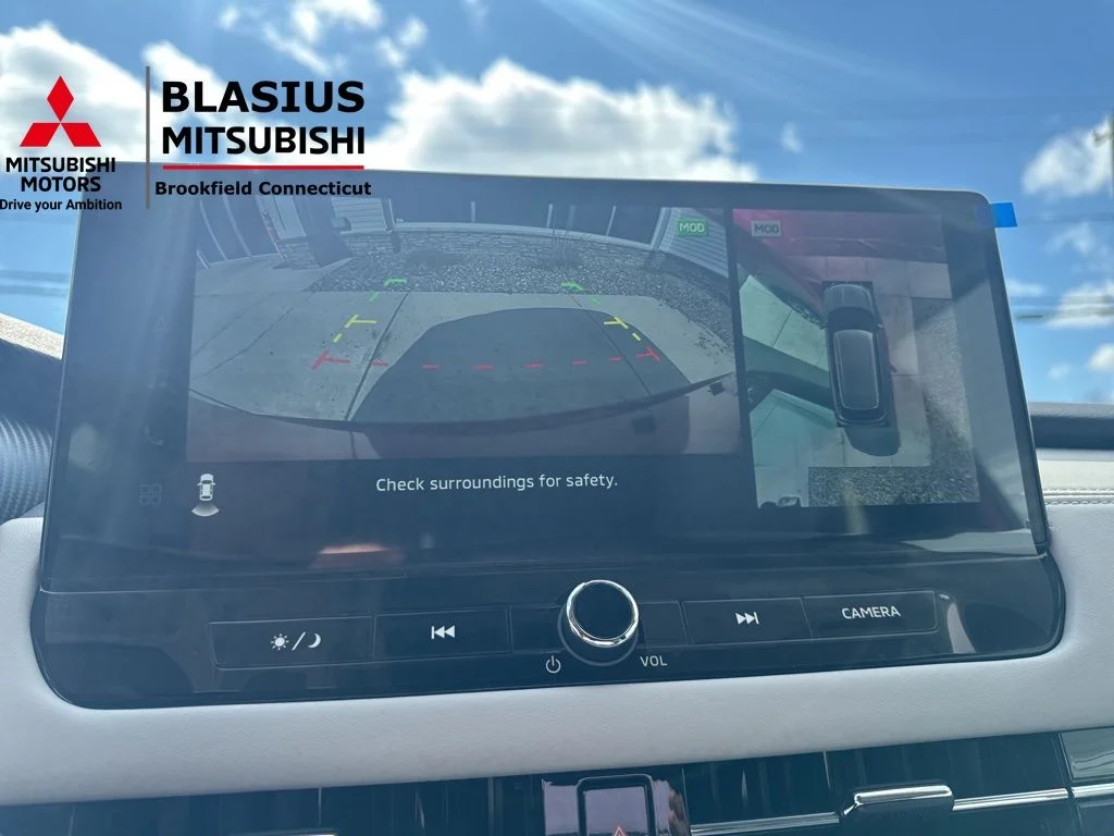 New 2026 Red Mitsubishi SE image 32
