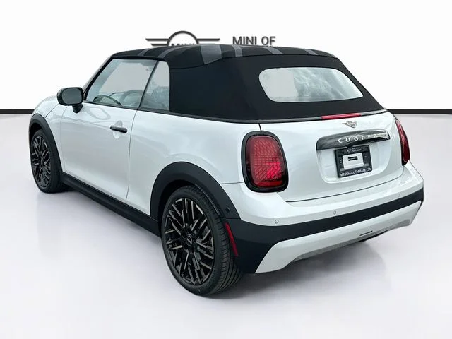 New 2026 White MINI Iconic image 4