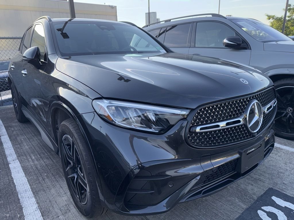 Used 2026 Graphite Gray Metallic Mercedes-Benz GLC 300 image 2