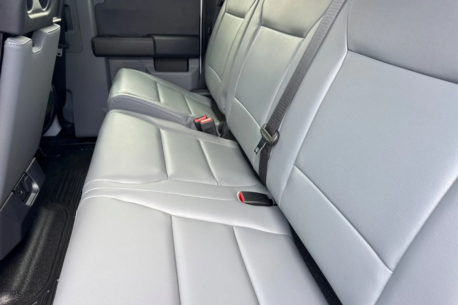 New 2026 Oxford White Ford F-450® XL image 11