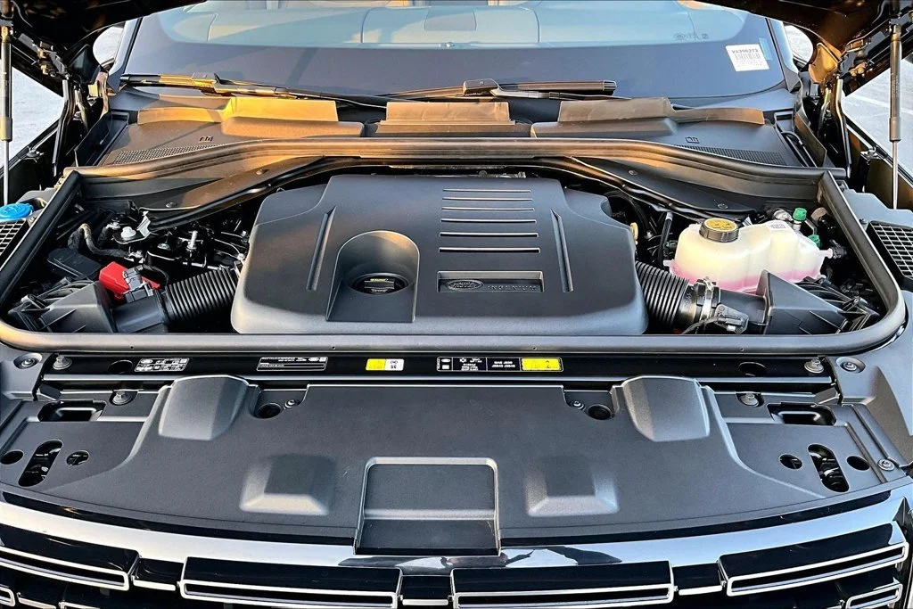 New 2027 Santorini Black LAND ROVER SE image 12