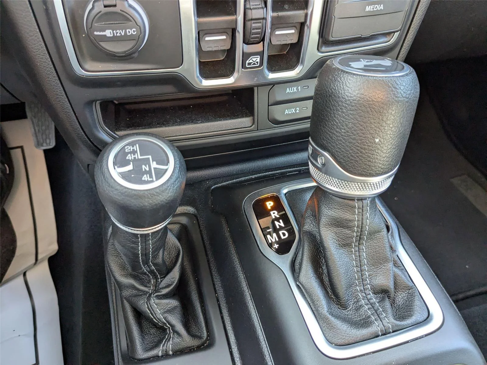 Used 2024 Bright White Clearcoat Jeep Sport S image 22