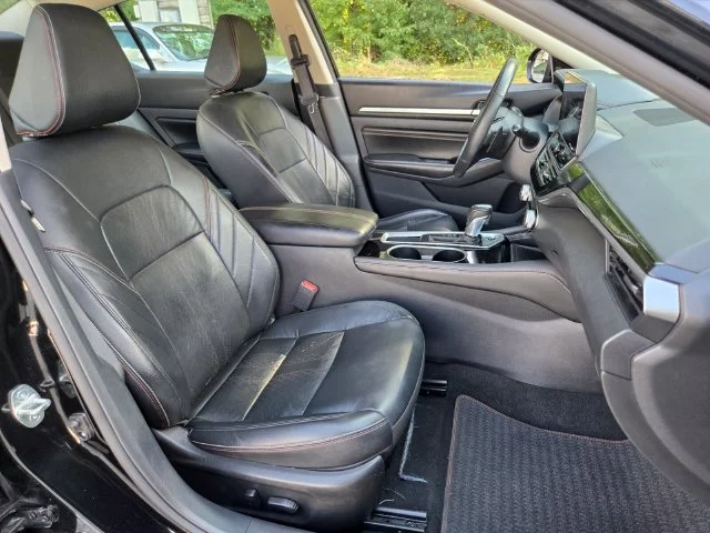 Used 2023 Black Nissan 2.5 SR image 21