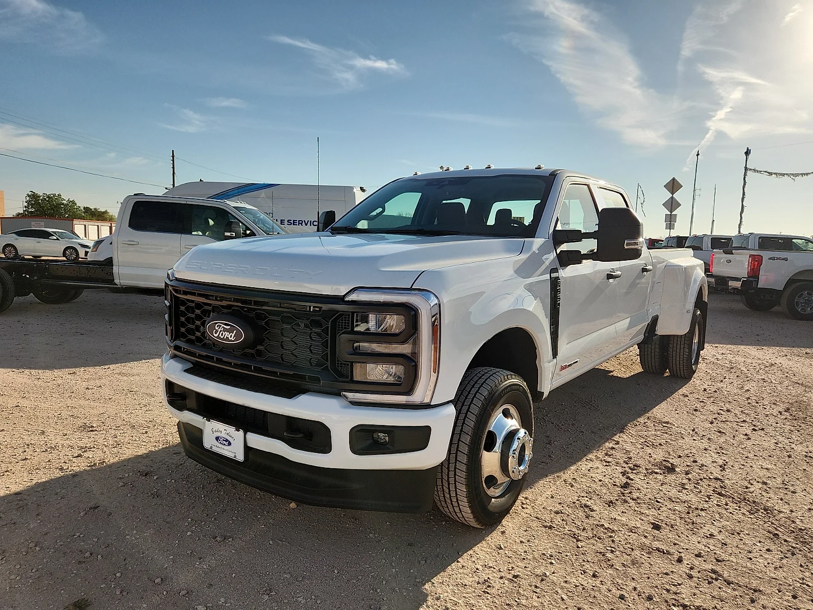 New 2027 Oxford White Ford XL image 3