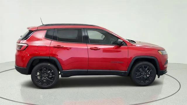 New 2026 Red Hot Pearlcoat Jeep Latitude image 15