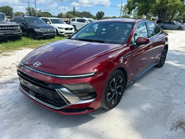 Used 2025 Ultimate red Hyundai SEL image 2