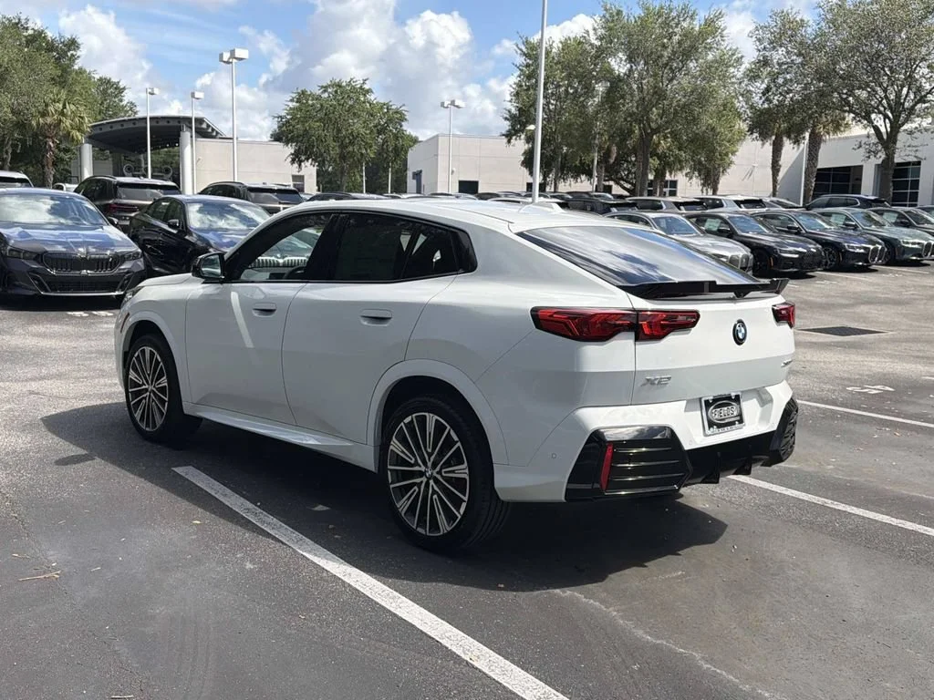 New 2026 Alpine White BMW xDrive28i image 6