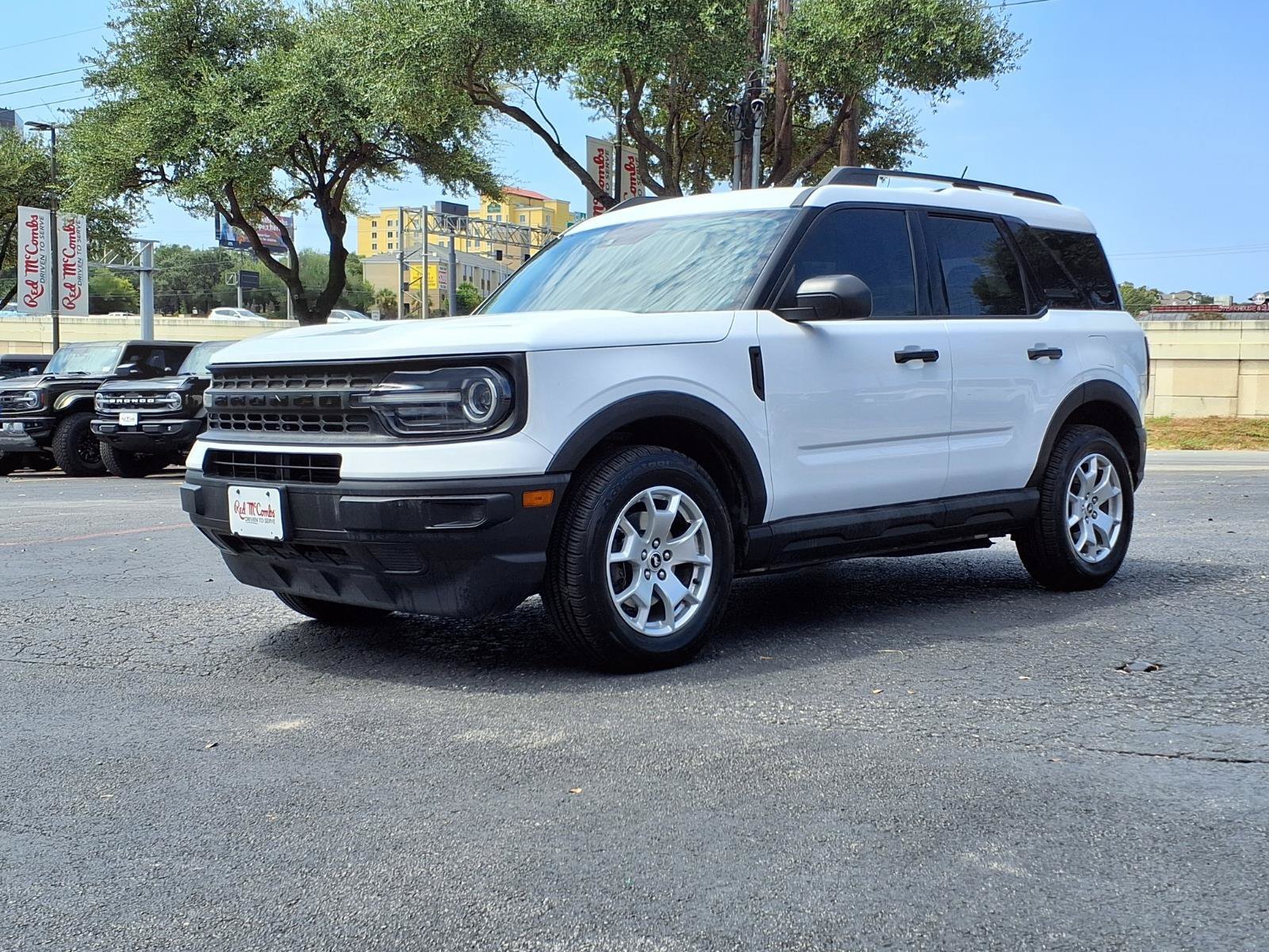 Used 2022 White Ford  image 1