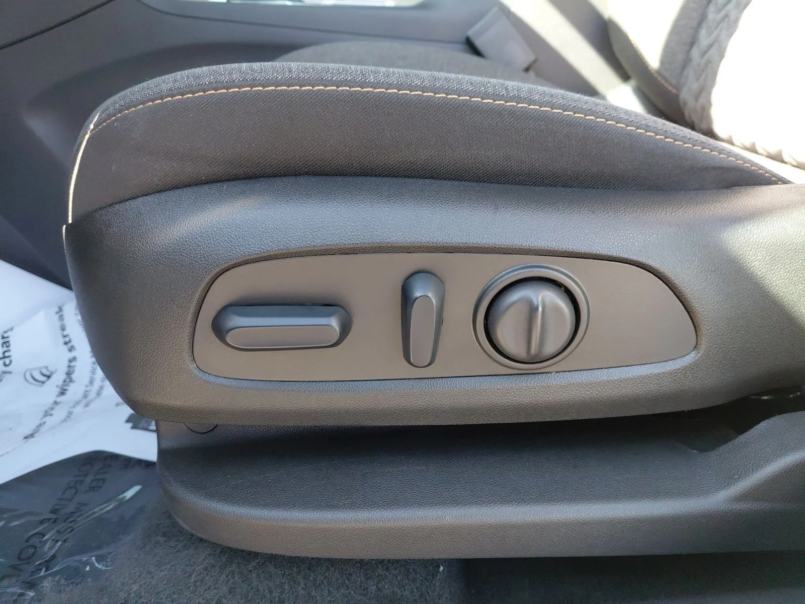 Used 2024 White Chevrolet LT image 18