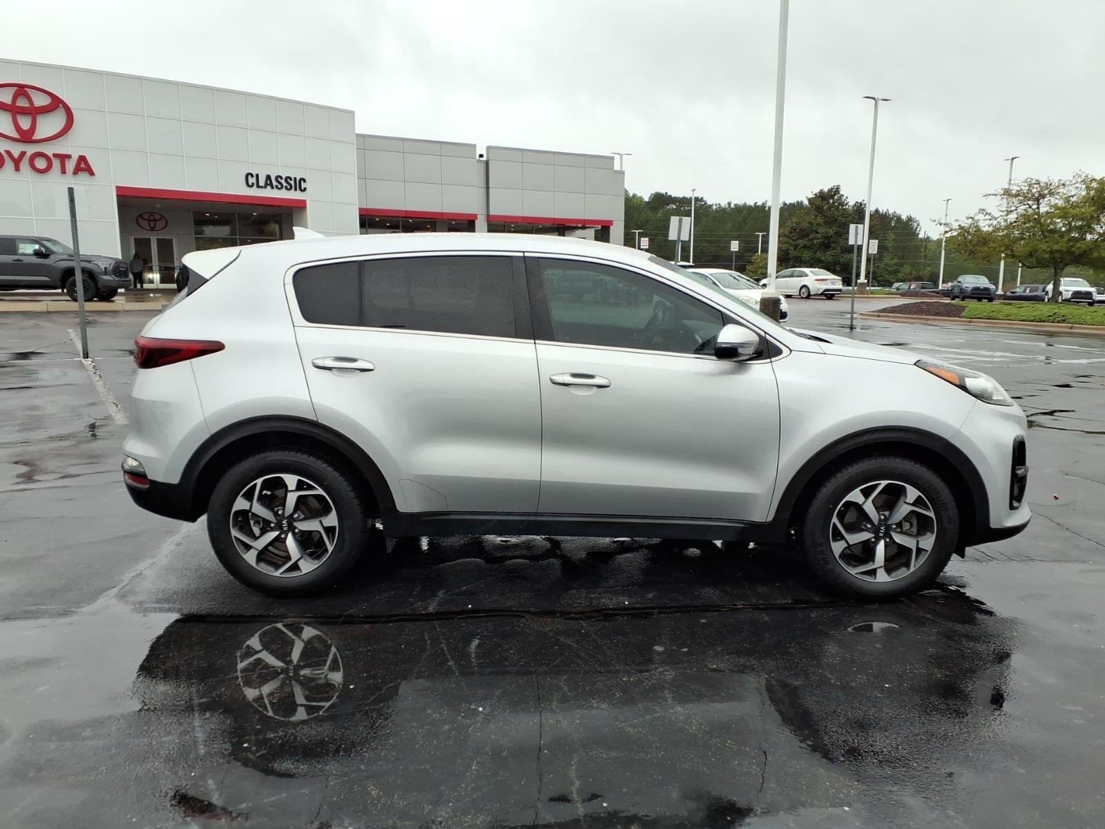 Used 2021 Snow White Pearl Kia LX image 11