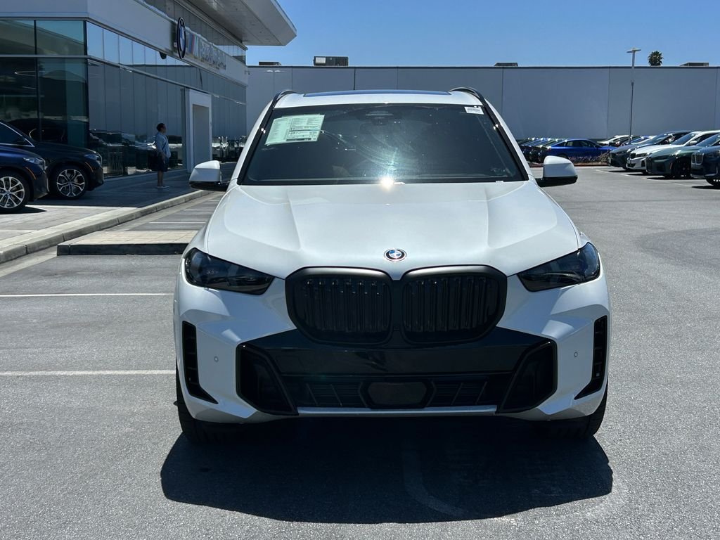 New 2026 Mineral White Metallic BMW xDrive40i image 8