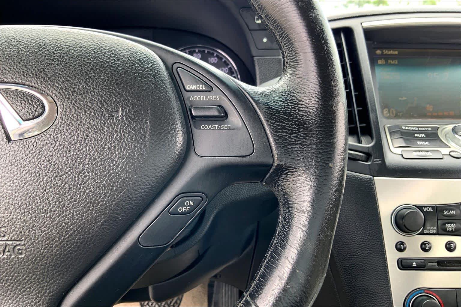 Used 2014 Liquid Platinum INFINITI  image 24