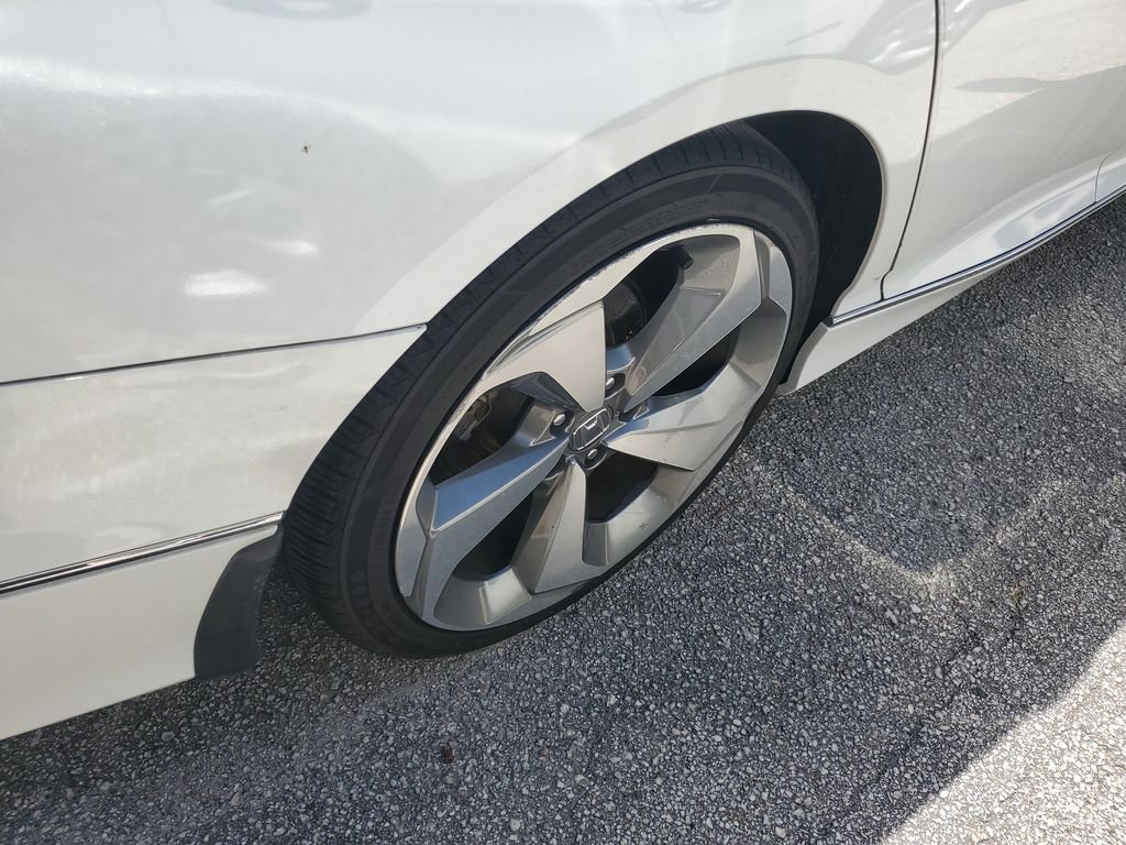 Used 2019 White Honda Touring 2.0T image 5
