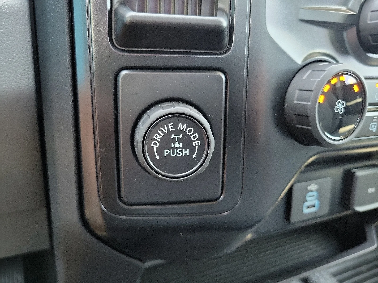 New 2025 Antimatter Blue Metallic Ford F-350&reg; XL image 20