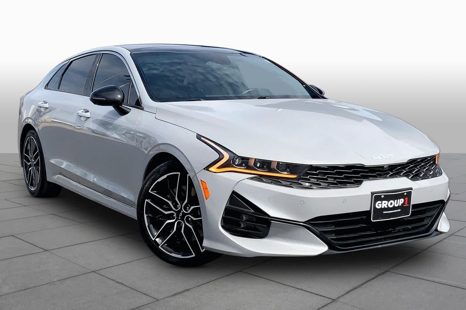 Used 2023 Wolf Gray Kia GT image 3