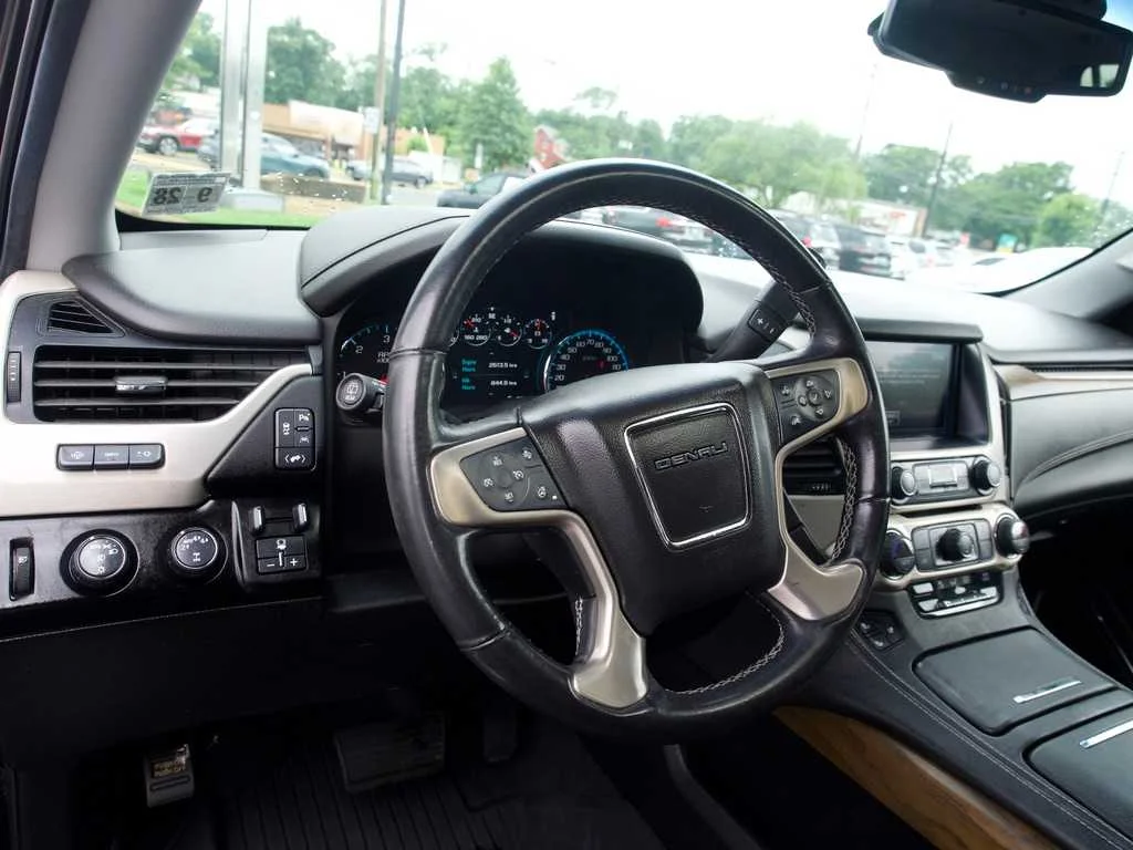 Certified Used 2019 ONYX BLACK GMC Denali image 18