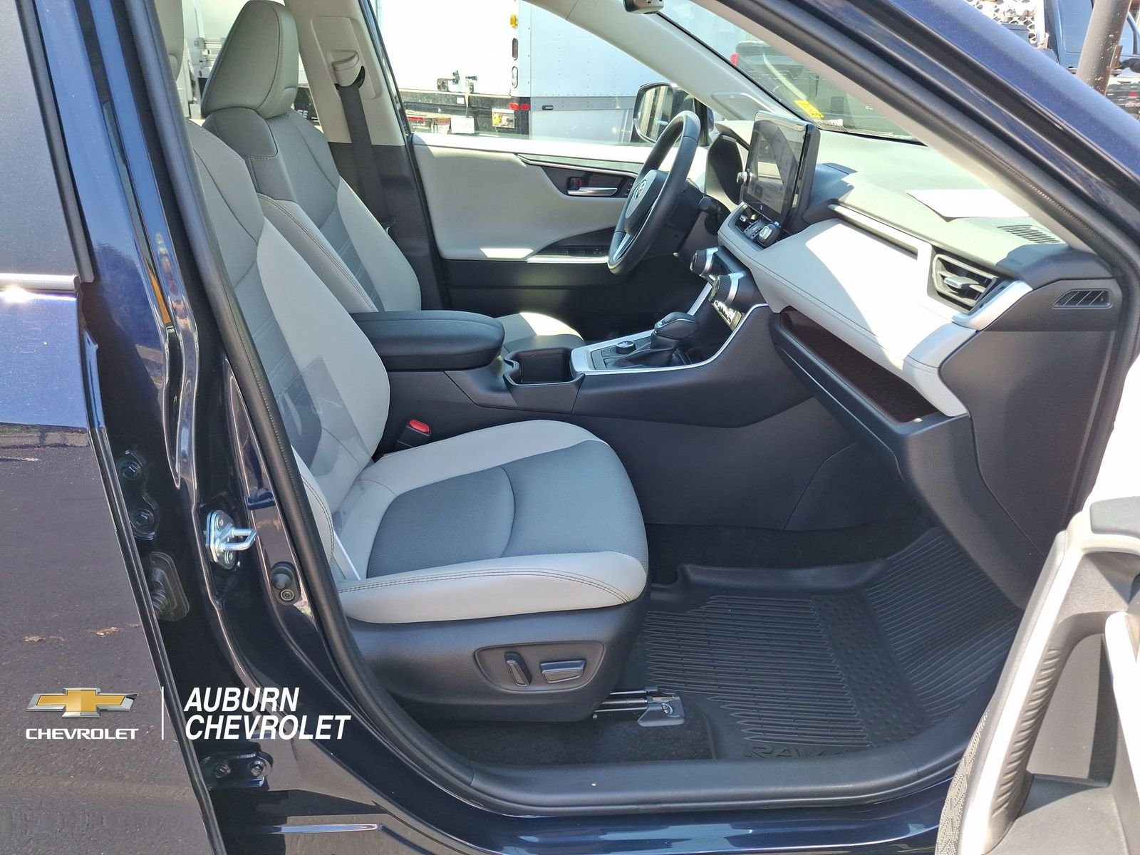 2025 Toyota RAV4 Limited - Photo 21