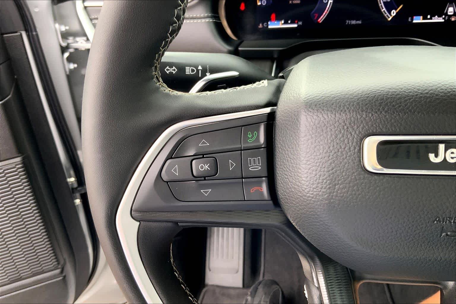 Used 2025 Silver Zynith Jeep Altitude X image 21