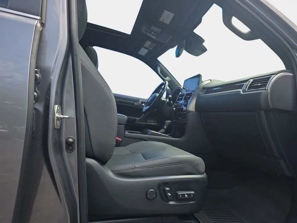 Used 2023 Gray Pearl Lexus 460 image 19