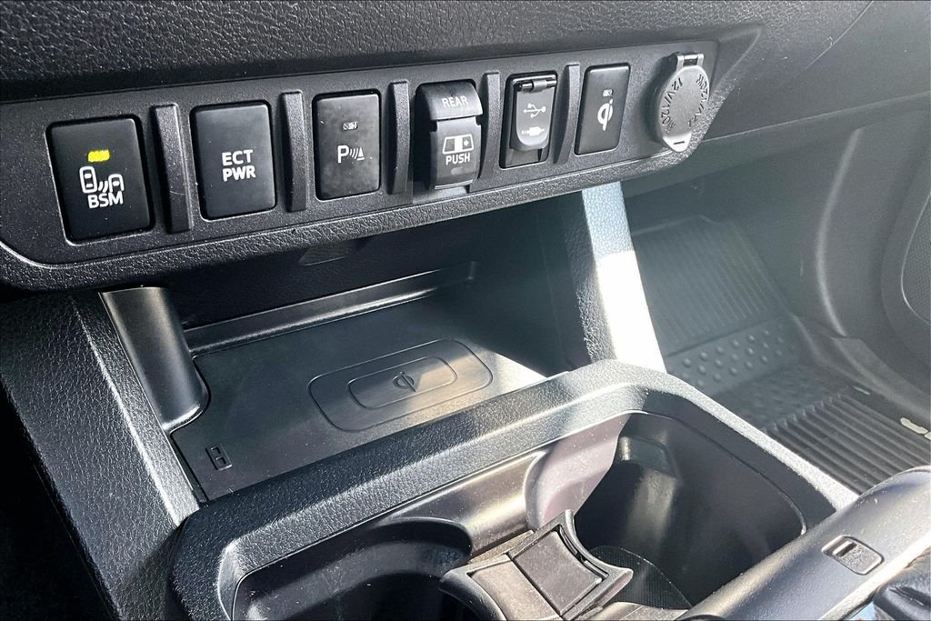 Used 2018 White Toyota TRD Off-Road image 29