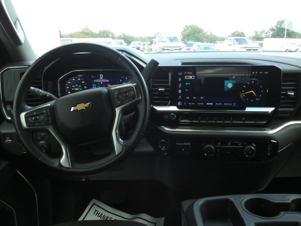 Used 2026 White Chevrolet LT image 11