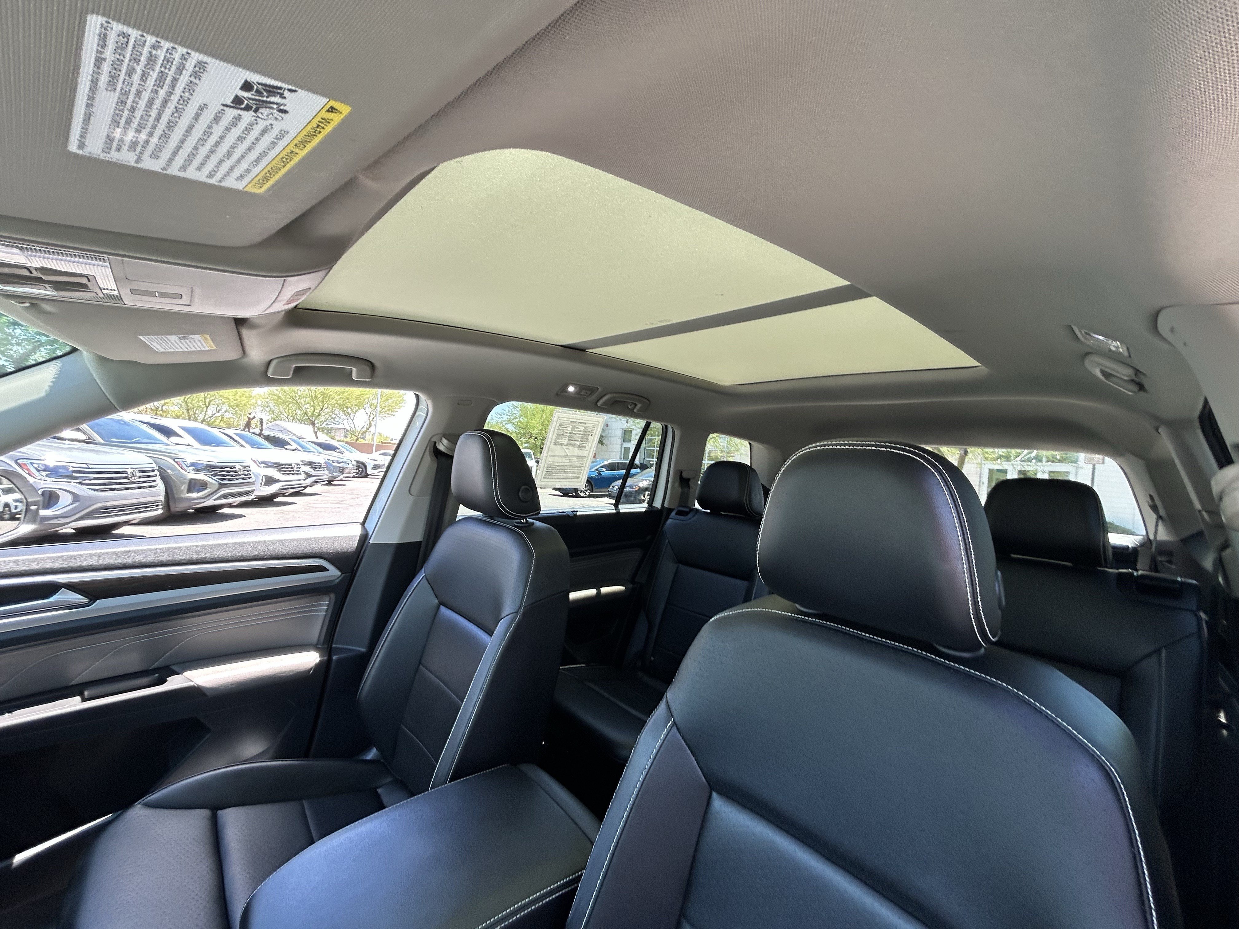 Used 2023 White Volkswagen 3.6L V6 SE w/Technology image 19