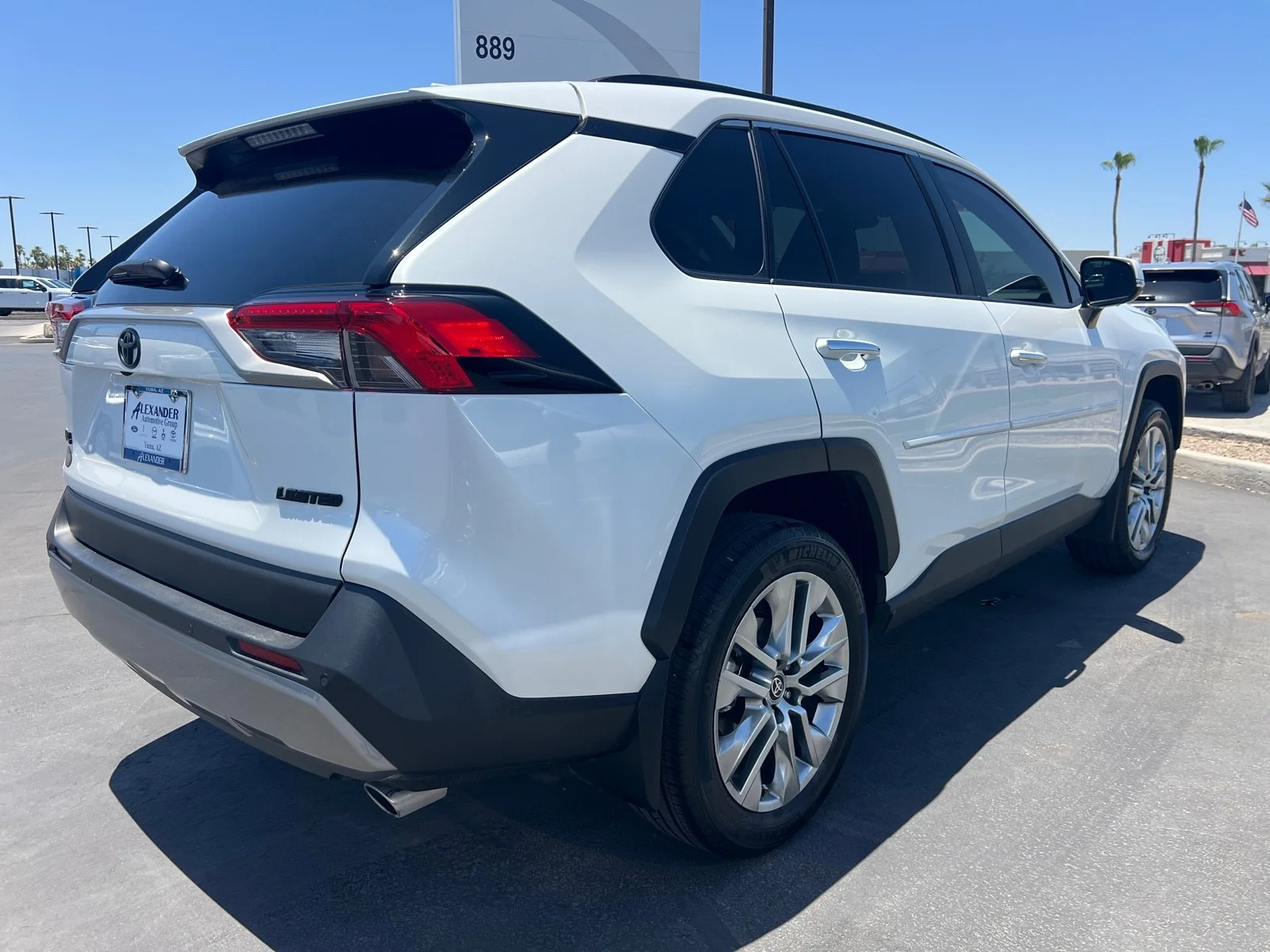 Used 2025 Wind Chill Pearl Toyota Limited image 7
