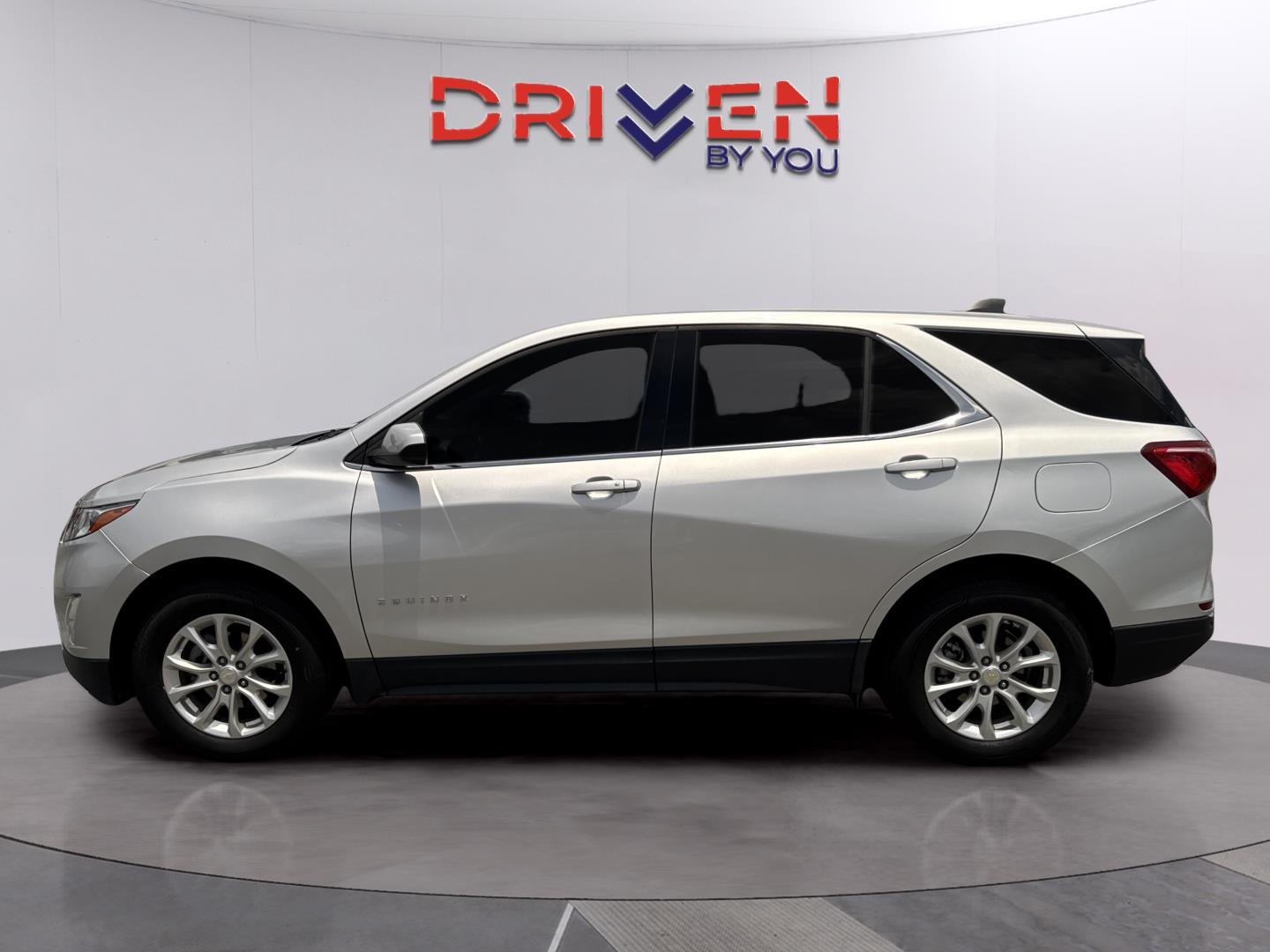 Used 2020 Chevrolet Equinox LT with VIN 3GNAXKEV2LS583871 for sale in Marianna, FL