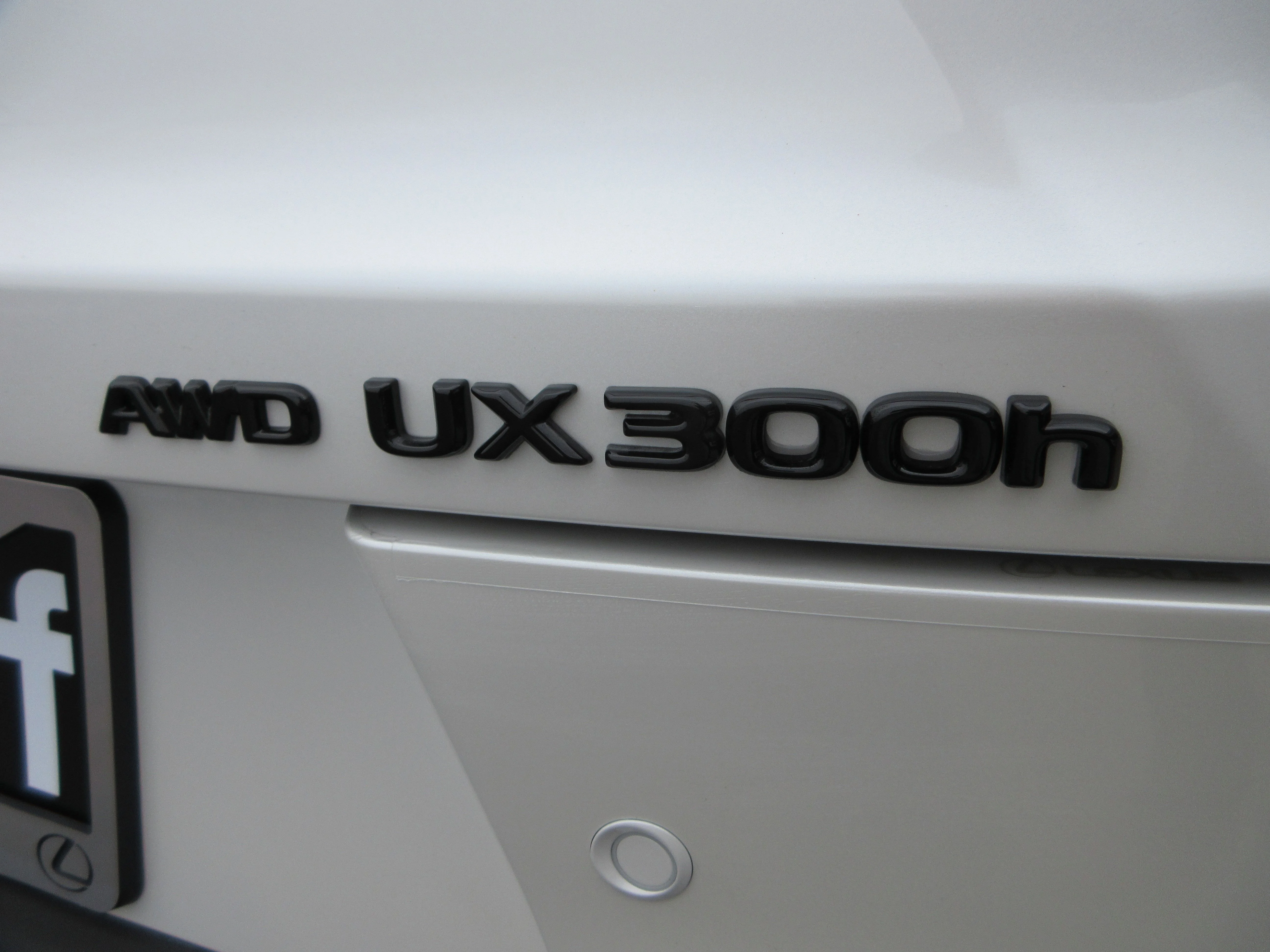 2025 Lexus UX 300h Premium - Photo 8