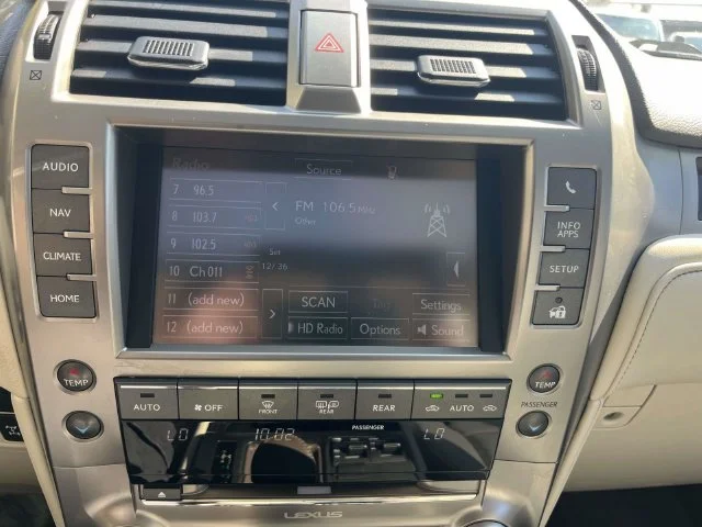 Used 2018 White Lexus 460 image 28
