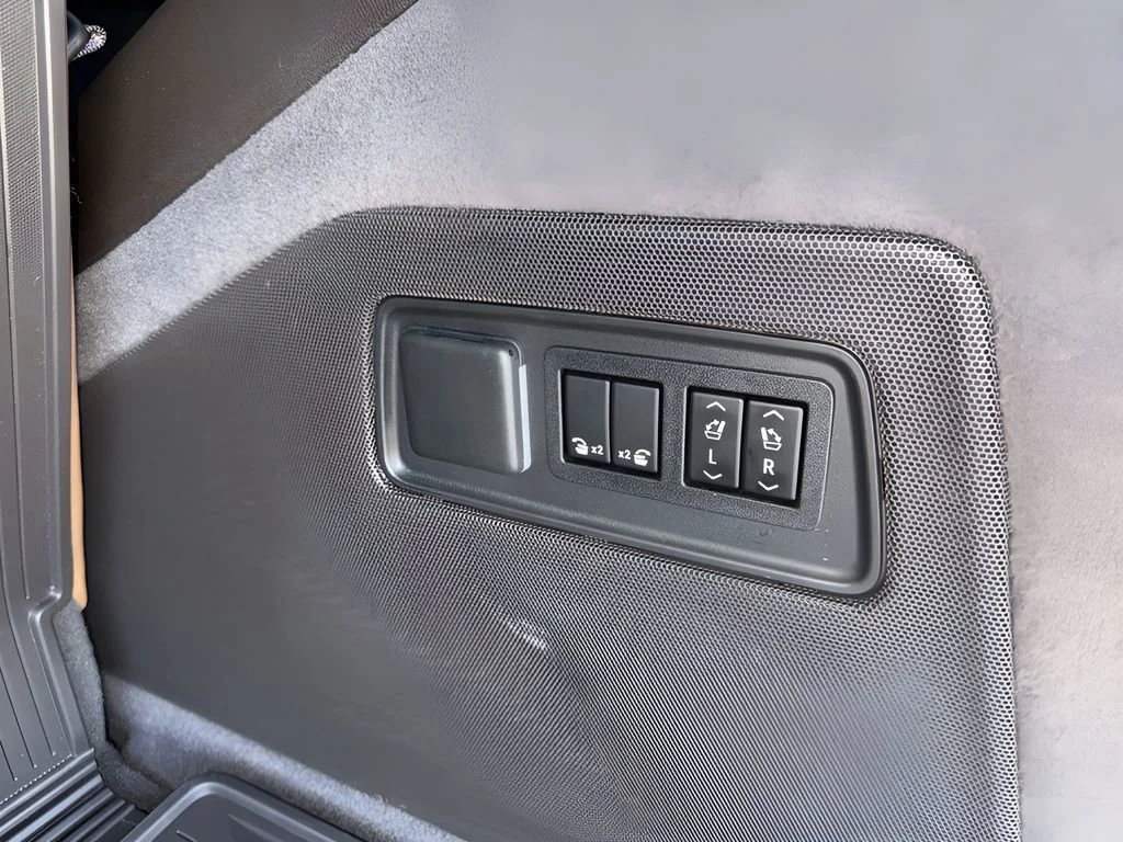 Used 2023 Crystal White Tricoat Cadillac Sport image 12