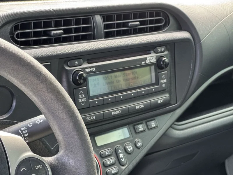 2014 Toyota Prius c One - Photo 19