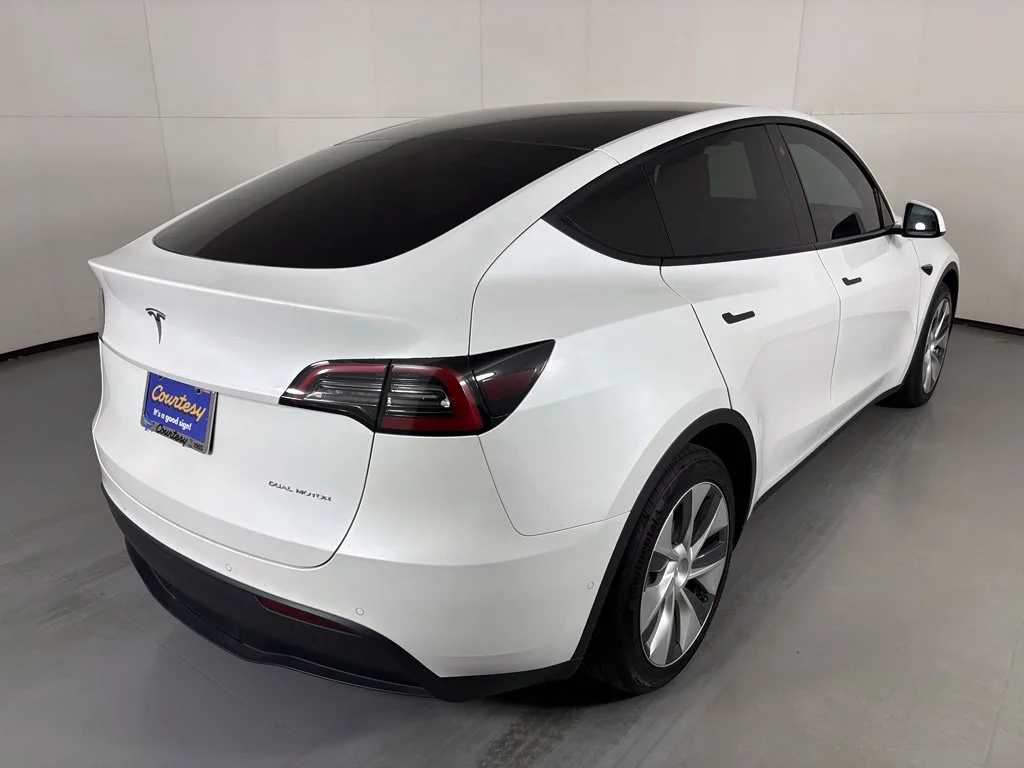 Used 2021 White Tesla Long Range image 8