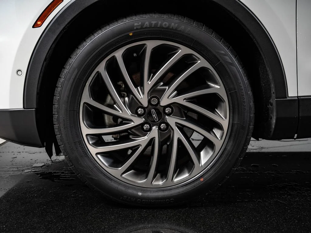 Used 2020 Pristine White Lincoln Reserve image 13