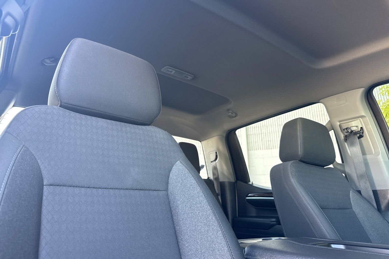 Used 2022 White GMC Elevation image 15