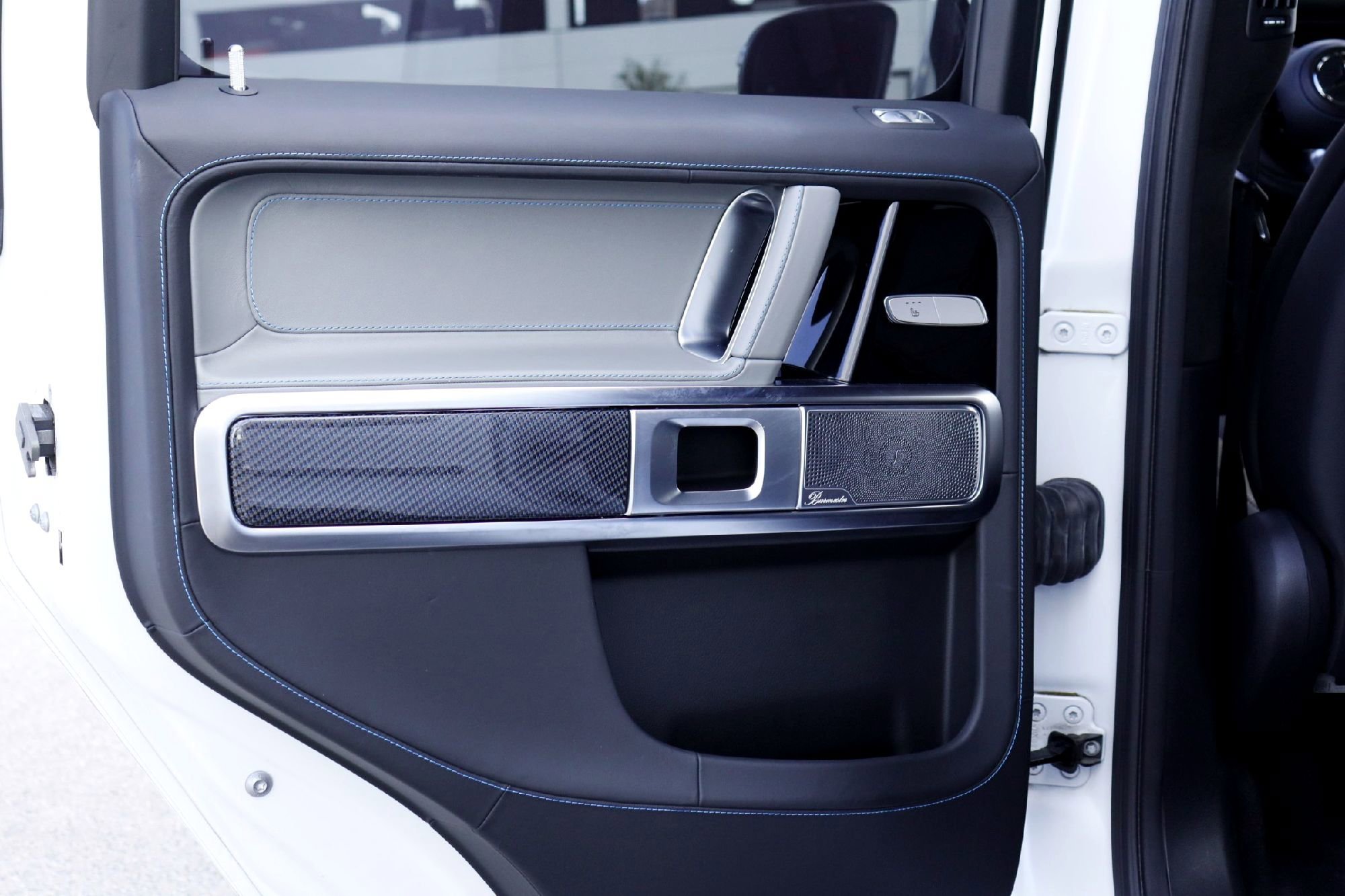 Used 2025 MANUFAKTUR Moonlight White Magno Mercedes-Benz G 580e image 29